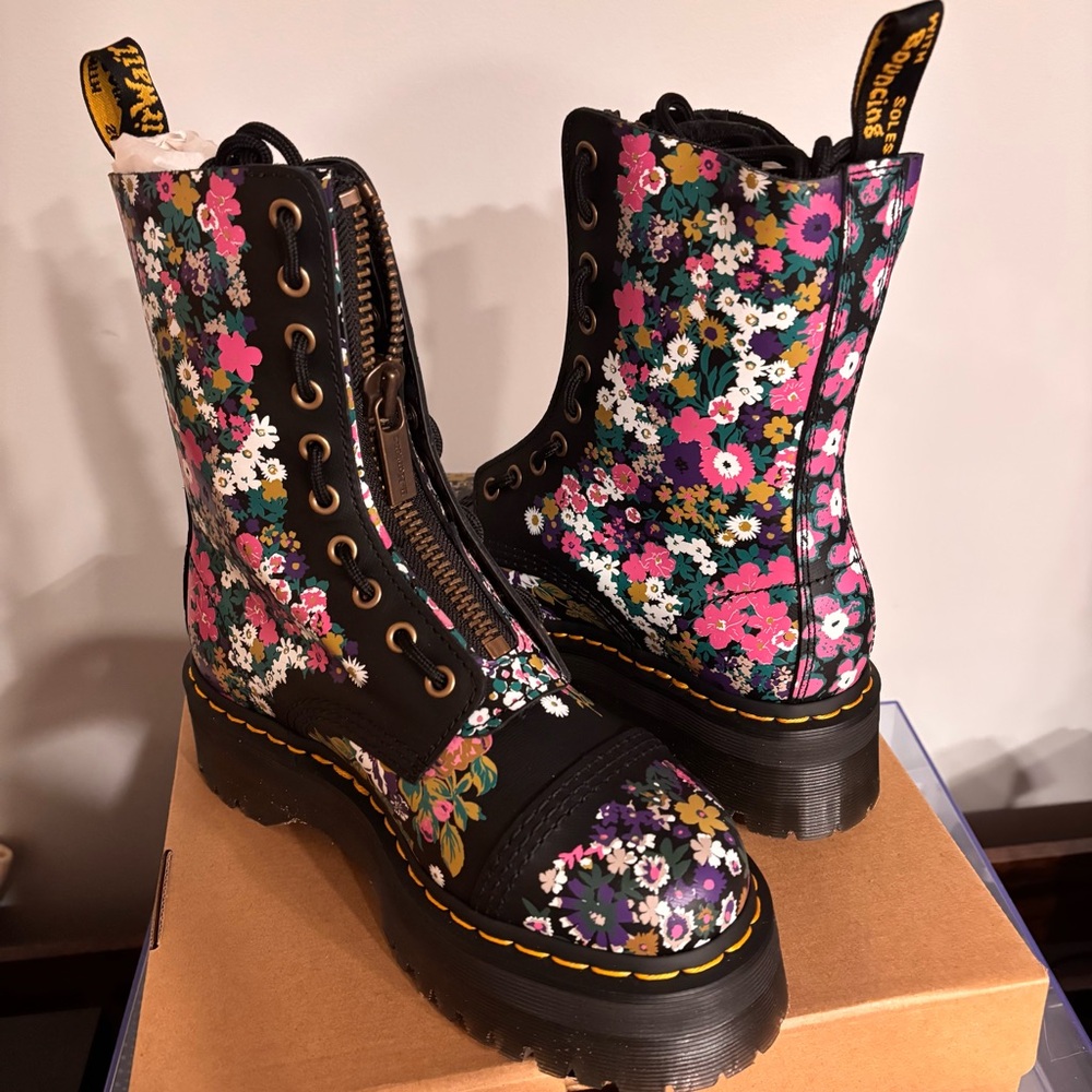 NWT Dr Martens Sinclair Hi Vintage Floral Platform Boots 7 / 38 - Picture 4 of 9